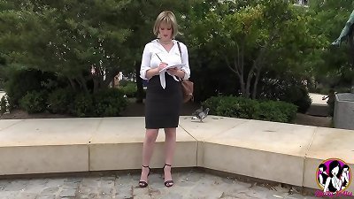 huge hooters and ass beautiful blond Mom-I-would-Like-to-Fuck nails hardcore!