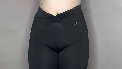ASMR Cameltoe in tight black leggings