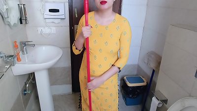Even about Kamwali Bai, the person had put his hands on his nipples fresh Indian porno movie xxx